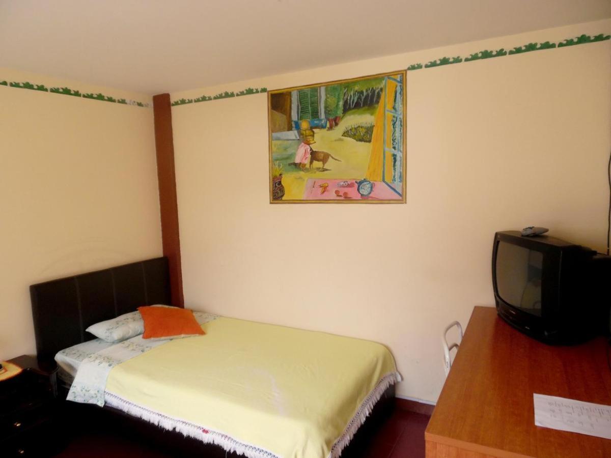 Hostal Rincon Del Turista Otavalo Exterior foto
